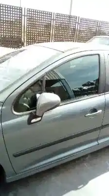 Véhicule à la ferraille peugeot 207 confort de l'année 2008 alimenté 9hx