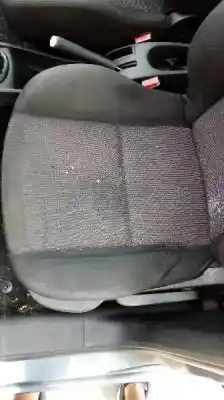 Véhicule à la ferraille peugeot 207 confort de l'année 2008 alimenté 9hx