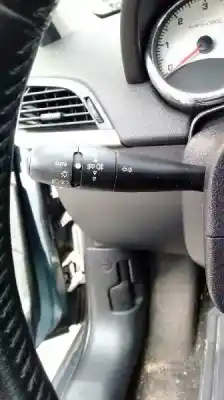 Véhicule à la ferraille peugeot 207 confort de l'année 2008 alimenté 9hx