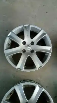 Véhicule à la ferraille peugeot 207 confort de l'année 2008 alimenté 9hx