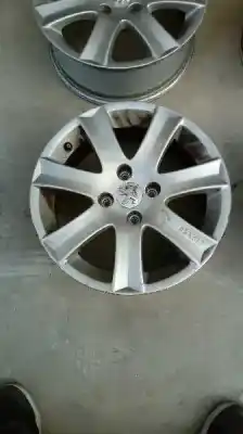 Véhicule à la ferraille peugeot 207 confort de l'année 2008 alimenté 9hx