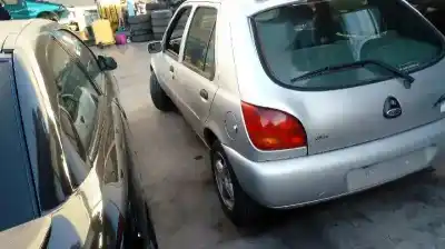 Veículo de Sucata ford fiesta berlina ghia do ano 1998 alimentado dha