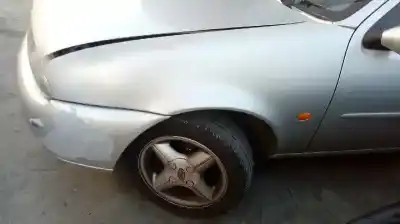 Veículo de Sucata ford fiesta berlina ghia do ano 1998 alimentado dha