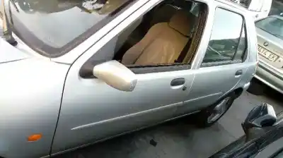 Veículo de Sucata ford fiesta berlina ghia do ano 1998 alimentado dha