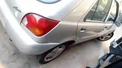 Veículo de Sucata ford fiesta berlina ghia do ano 1998 alimentado dha