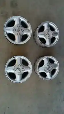 Veículo de Sucata ford fiesta berlina ghia do ano 1998 alimentado dha