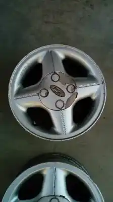 Veículo de Sucata ford fiesta berlina ghia do ano 1998 alimentado dha