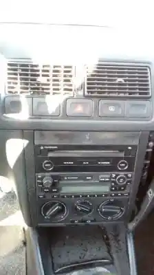 Sloopvoertuig volkswagen golf iv berlina (1j1) conceptline van het jaar 1997 aangedreven bcb