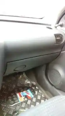 Здавання транспортного засобу opel corsa c blue line року 2003 потужний z12xe