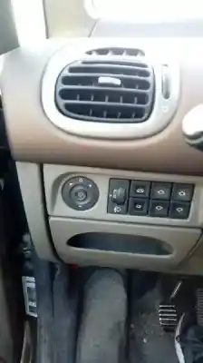 Veículo de Sucata citroen xsara picasso (n68) 2.0 hdi do ano 2002 alimentado rhy