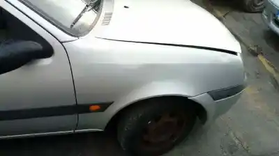 Veicolo di demolizione ford fiesta berlina (dx) ambiente dell'anno 2000 alimentato j4r