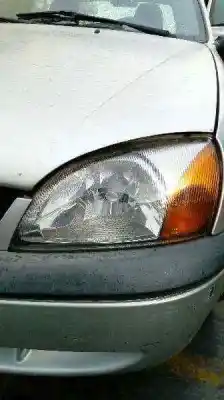 Veicolo di demolizione ford fiesta berlina (dx) ambiente dell'anno 2000 alimentato j4r