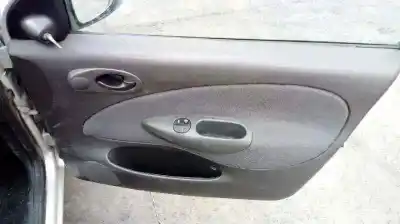 Veicolo di demolizione ford fiesta berlina (dx) ambiente dell'anno 2000 alimentato j4r