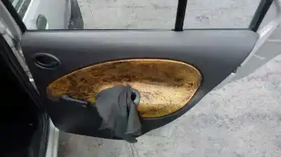 Veicolo di demolizione ford fiesta berlina (dx) ambiente dell'anno 2000 alimentato j4r