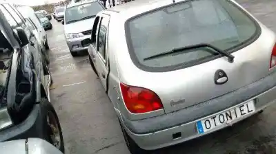 Veicolo di demolizione ford fiesta berlina (dx) ambiente dell'anno 2000 alimentato j4r