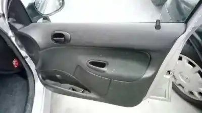 Véhicule à la ferraille peugeot 206 berlina x-line refri de l'année 2005 alimenté 8hz