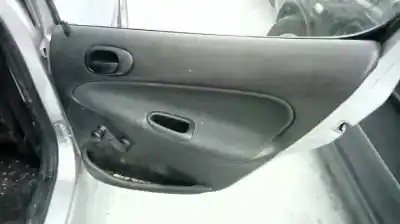 Véhicule à la ferraille peugeot 206 berlina x-line refri de l'année 2005 alimenté 8hz