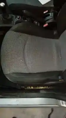Véhicule à la ferraille peugeot 206 berlina x-line refri de l'année 2005 alimenté 8hz