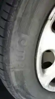 Véhicule à la ferraille peugeot 206 berlina x-line refri de l'année 2005 alimenté 8hz