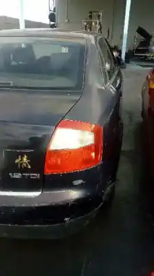 Veículo de Sucata audi a4 berlina (8e) 1.9 tdi (96kw) do ano 2004 alimentado awx