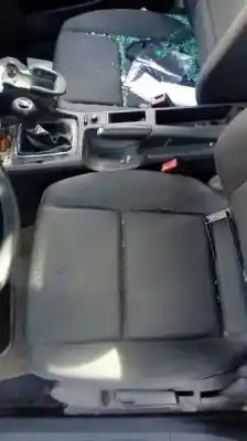 Veículo de Sucata audi a4 berlina (8e) 1.9 tdi (96kw) do ano 2004 alimentado awx