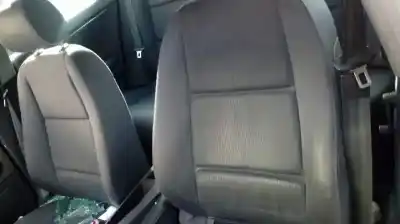 Veículo de Sucata audi a4 berlina (8e) 1.9 tdi (96kw) do ano 2004 alimentado awx