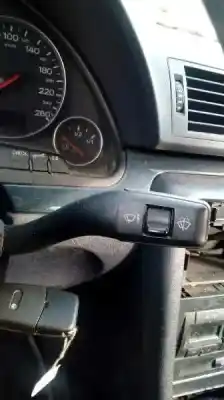 Veículo de Sucata audi a4 berlina (8e) 1.9 tdi (96kw) do ano 2004 alimentado awx