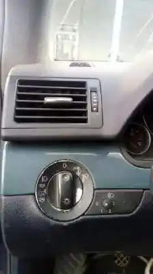Veículo de Sucata audi a4 berlina (8e) 1.9 tdi (96kw) do ano 2004 alimentado awx