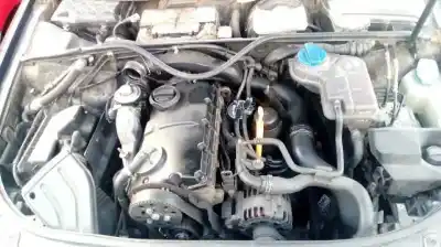 Veículo de Sucata audi a4 berlina (8e) 1.9 tdi (96kw) do ano 2004 alimentado awx