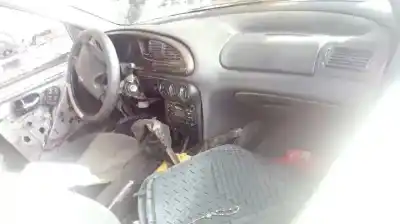 Sloopvoertuig ford mondeo berlina (gd) clx van het jaar 1998 aangedreven ngb
