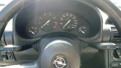 Здавання транспортного засобу opel corsa b eco року 1998 потужний x10xe