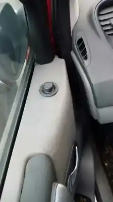 Здавання транспортного засобу renault scenic ii confort dynamique року 2004 потужний f9q d8