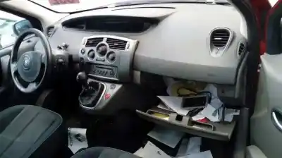 Здавання транспортного засобу renault scenic ii confort dynamique року 2004 потужний f9q d8