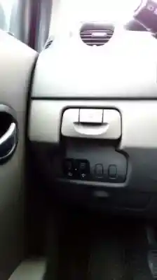 Здавання транспортного засобу renault scenic ii confort dynamique року 2004 потужний f9q d8