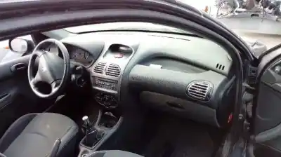 Sloopvoertuig peugeot 206 berlina x-line van het jaar 2006 aangedreven kfw