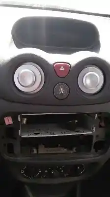 Veículo de Sucata citroen c3 1.4 do ano 2004 alimentado kfv