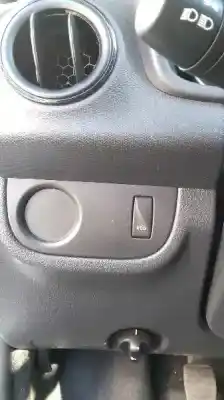 Veículo de Sucata dacia sandero ambiance do ano 2017 alimentado k9k e6