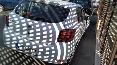 Veículo de Sucata dacia sandero ambiance do ano 2017 alimentado k9k e6