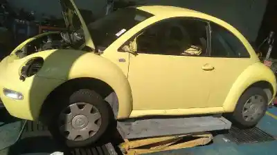 Véhicule à la ferraille volkswagen                                         new beetle (9c1/1c1)                                                                                                                                                                                                                                       1.6                                                                                                                                                                                                                                                        de l'année 2001 alimenté ayd