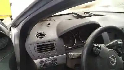 Veicolo di demolizione opel astra h caravan edition dell'anno 2010 alimentato z17dtr