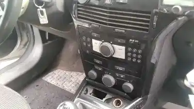 Veicolo di demolizione opel astra h caravan edition dell'anno 2010 alimentato z17dtr