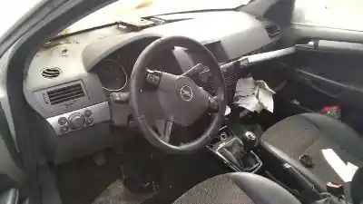 Veicolo di demolizione opel astra h caravan edition dell'anno 2010 alimentato z17dtr