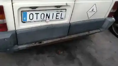 Véhicule à la ferraille renault trafic t 1000 de l'année 1990 alimenté d 852