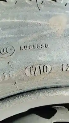 Véhicule à la ferraille renault trafic t 1000 de l'année 1990 alimenté d 852