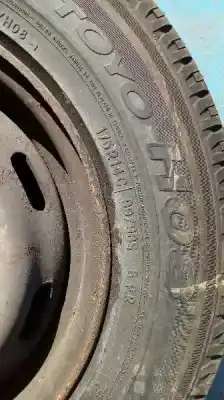 Véhicule à la ferraille renault trafic t 1000 de l'année 1990 alimenté d 852