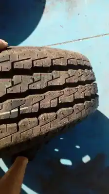 Véhicule à la ferraille renault trafic t 1000 de l'année 1990 alimenté d 852