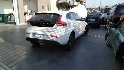 Verschrottungsfahrzeug volvo v40 (2012->) 2.0 inscription [2.0 ltr. - 140 kw diesel cat] des jahres 2017 angetrieben d4204t8
