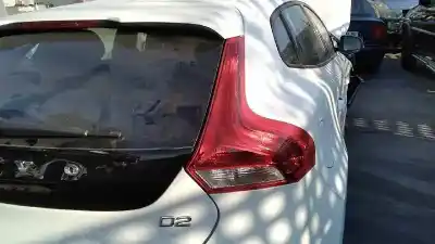 Verschrottungsfahrzeug volvo v40 (2012->) 2.0 inscription [2.0 ltr. - 140 kw diesel cat] des jahres 2017 angetrieben d4204t8
