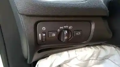 Verschrottungsfahrzeug volvo v40 (2012->) 2.0 inscription [2.0 ltr. - 140 kw diesel cat] des jahres 2017 angetrieben d4204t8