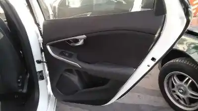 Verschrottungsfahrzeug volvo v40 (2012->) 2.0 inscription [2.0 ltr. - 140 kw diesel cat] des jahres 2017 angetrieben d4204t8